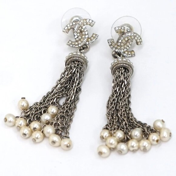 CHANEL CC Logos Rhinestone Pearl Fringe Stud Earrings Silver Tone 18P Auth w/Box - Picture 1 of 6